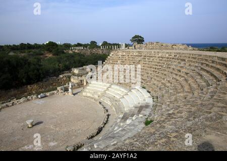 Anfiteatro nel sito archeologico dell'antica città di Salamis Foto Stock