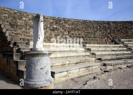 Anfiteatro nel sito archeologico dell'antica città di Salamis Foto Stock