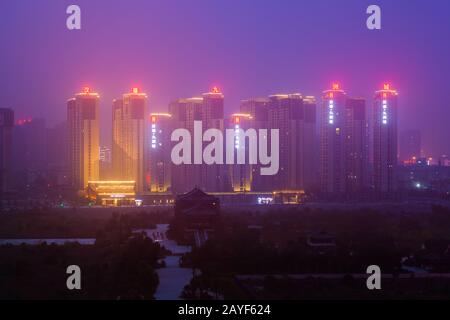 Luoyang, Cina - 17 maggio 2018: Distretto centrale nella città di Luoyang Foto Stock