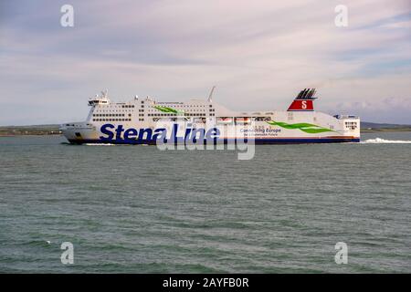 Holyhead Harbour Stena Adventurer Lasciando il porto in direzione dell'Irlanda. 18-01-2020 Foto Stock