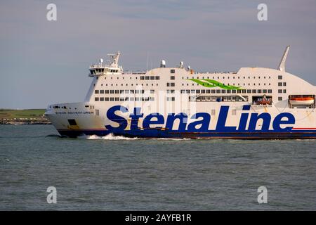 Holyhead Harbour Stena Adventurer Lasciando il porto in direzione dell'Irlanda. 18-01-2020 Foto Stock