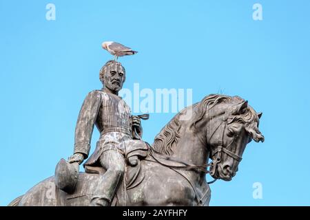 12 LUGLIO 2018, BARCELLONA, SPAGNA: Monumento generale prim, statua equestre nel parco Ciutadella Foto Stock
