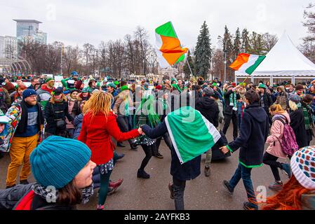 Mosca - MAR 16: Festa di San Patrizio al Sokol'niki Park di Mosca il 16 marzo. 2019 in Russia Foto Stock