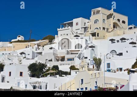 Bianca con case in Fira, Stantorini. La Grecia Foto Stock