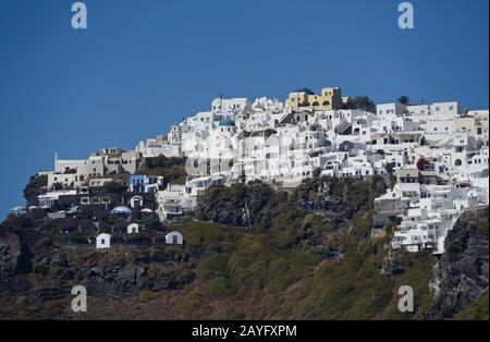 Bianca con case in Fira, Stantorini. La Grecia Foto Stock