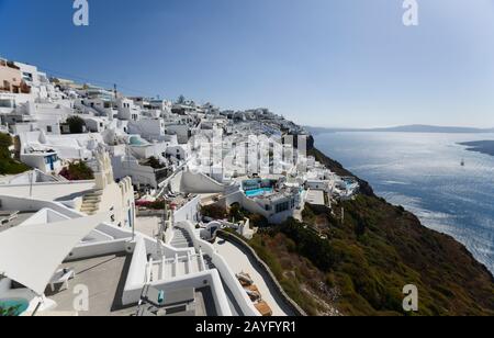 Bianca con case in Fira, Stantorini. La Grecia Foto Stock