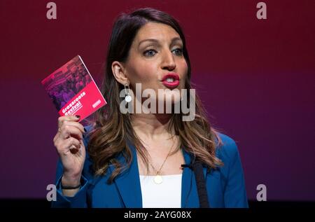 Candidato al partito del lavoro Dr. Rosena Allin-Khan durante le marchette della leadership laburista al centro della SEC, Glasgow. Foto Stock