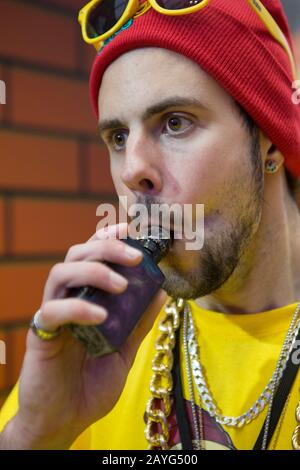 Londra, GB. 15th Febbraio 2020 incontro di appassionati e distributori di sigarette durante il Vaper Expo. Foto Stock