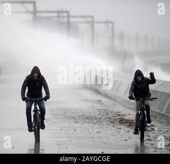 Saltcoat, North Ayrshire, Scozia, Regno Unito. 15th febbraio 2020. Storm Dennis batte Saltcoat sul CREDITO della costa Ayrshire: Chris McNulty/Alamy Live News Foto Stock