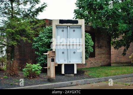 Drive Thru lettore di menu scheda e altoparlante per un fuori business fast food ristorante Foto Stock