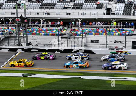 Daytona, Florida, Stati Uniti. 15th Feb 2020. Daytona, Stati Uniti. 15th Feb, 2020. Michael McDowell porta il pack durante la prova finale al circuito internazionale di Daytona sabato 15 febbraio 2020 Daytona, FL. Foto di Mike Gentry/UPI Credit: UPI/Alamy Live News Foto Stock