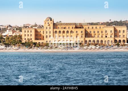 29 maggio 2019, Rodi, Grecia: Edificio principale del Casino Rodos, vista dal mare Foto Stock