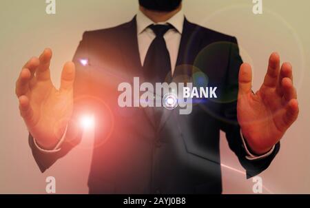 Scrittura concettuale della mano che mostra Banca. Concetto che significa un'organizzazione in cui mostrare e le imprese possono investire denaro in prestito Foto Stock