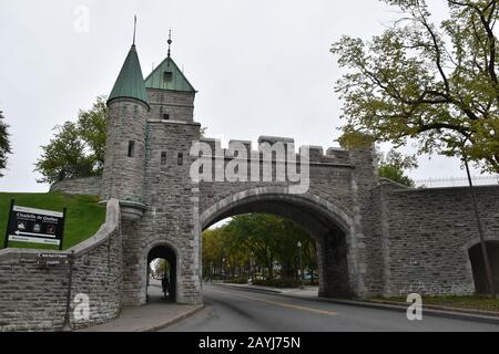 Le porte di Quebec City, una delle uniche città murate del Nord America Foto Stock