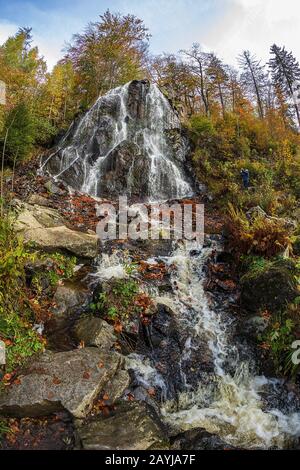 Cascata Radau In Autunno, Germania, Bassa Sassonia, Parco Nazionale Di Harz, Bad Harzburg Foto Stock