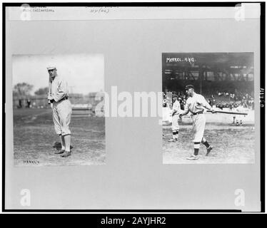 Frederick Charles Merkle, giocatore di baseball della New York NL, ritratto a tutta lunghezza, in piedi, rivolto leggermente a sinistra, reggisella; e a destra, Charles ‘Buck‘ Herzog, a tutta lunghezza, rivolto a sinistra, Foto Stock