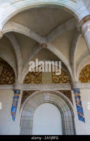 Dettaglio dell'architettura nel cortile del Museo Delle Culture di Oaxaca, che si trova in un ex monastero accanto alla Chiesa di Santo Do Foto Stock