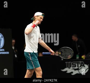 Hempstead, NY - 15 febbraio 2020: Andreas Seppi d'Italia festeggia la vittoria in semifinale contro Jason Jung di Taipei all'ATP 250 New York Open 2020 nel torneo di tennis a Nassau Coliseum Foto Stock