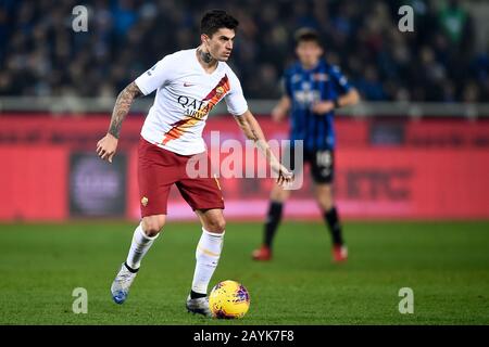 Bergamo, Italia - 15 febbraio 2020: Diego Perotti di AS Roma in azione durante la Serie A partita di calcio tra Atalanta BC e AS Roma. Atalanta BC ha vinto 2-1 come Roma. Credito: Nicolò Campo/Alamy Live News Foto Stock