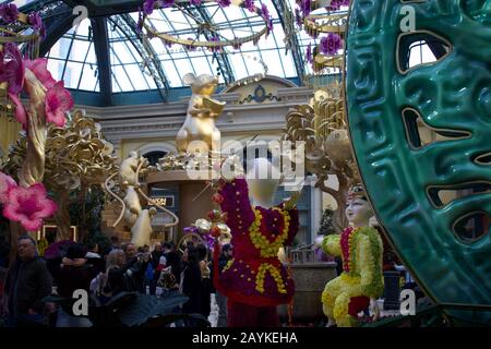 Anno del Rat Display, una statua del Golden Rat nel Bellagio Hotel Conservatory e Giardini Botanici a Las Vegas, Nevada, Stati Uniti Foto Stock