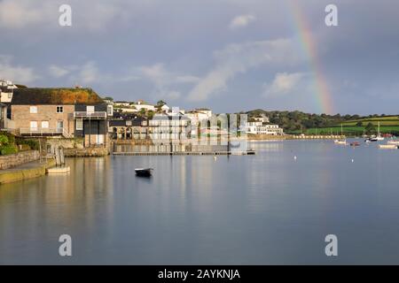 Il porto di Falmouth catturò l'alba dal molo Prince of Wales. Foto Stock