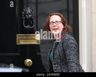 Londra, Regno Unito, 14th febbraio 2020, Baronessa Evans of Bowes Park, leader della Camera dei Lord, in arrivo per la riunione straordinaria del Gabinetto a seguito di un rimpasto. Foto Stock