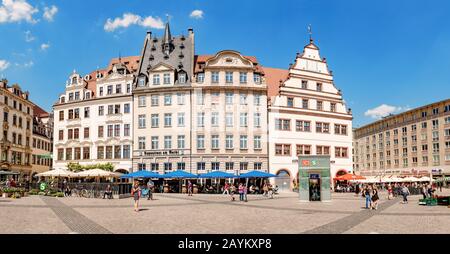 Lipsia, GERMANIA - 21 MAGGIO 2018: Piazza principale a Lipsia con mercato equo Foto Stock