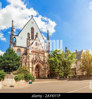 Vista panoramica dell'architettura e Della Facciata della Chiesa di San Tommaso (Thomaskirche) a Lipsia, Germania. Destinazione turistica e religiosa di viaggio in Europa Foto Stock