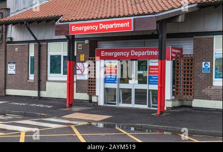 Ingresso al dipartimento di emergenza presso l'ospedale universitario di North Tees, Stockton on on Tees, Inghilterra, Regno Unito Foto Stock