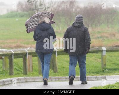 Sheerness, Kent, Regno Unito. 16th Feb, 2020. Tempo nel Regno Unito: Forte pioggia in Sheerness, Kent a causa di Storm Dennis. Credito: James Bell/Alamy Live News Foto Stock