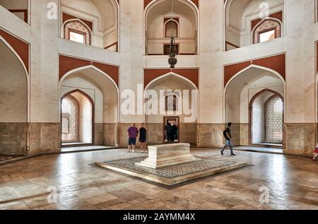 All'interno della tomba di Humayun, tomba Di Nasiruddin Muhammad Humayun, Delhi, India Foto Stock