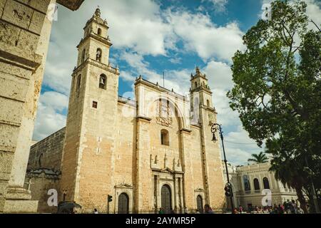 Una vecchia chiesa a Merida, Yukatan, Messico Foto Stock