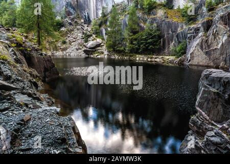 Hodge Close cava, una ex miniera di ardesia nella valle di Tilberthwaite, Lake District, Cumbria, Inghilterra, Regno Unito Foto Stock