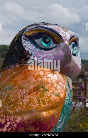 Dipinto Owl Sculpture intorno al Bath City Center alla fine dell'estate 2018. Bath, somerset; Inghilterra, Regno Unito Foto Stock