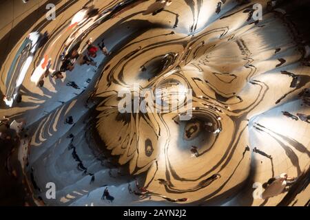 Reflections In Cloud Gate ( The Bean ) Chicago, Usa Foto Stock