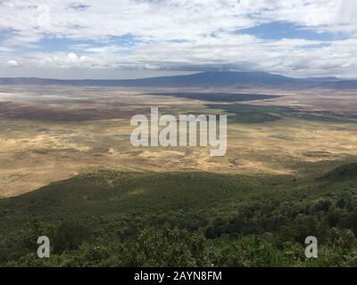 Vista panoramica sul Parco Nazionale di Ngorongoro, Tanzania, Africa Foto Stock