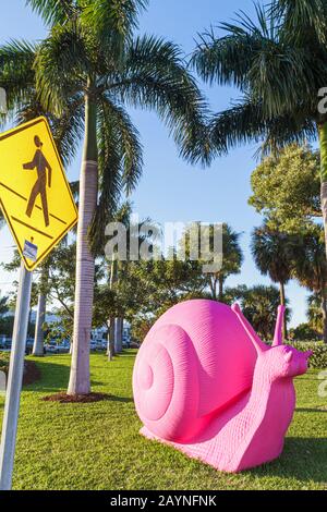 Miami Beach Florida,Dade Boulevard,Art Basel,lumaca rosa,installazione,FL101205014 Foto Stock