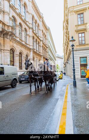 Vienna, Austria - 16 maggio 2019: L'attrazione della città europea in autobus Foto Stock