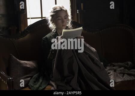 Little Women è un film di dramma del periodo del 2019 in arrivo in America scritto e diretto da Greta Gerwig. Questa fotografia è esclusivamente per uso editoriale ed è il copyright della società cinematografica e/o del fotografo assegnato dalla società cinematografica o di produzione e può essere riprodotta solo da pubblicazioni in collaborazione con la promozione del film di cui sopra. È richiesto un credito obbligatorio per l'azienda cinematografica. Il fotografo deve essere accreditato anche se noto. Foto Stock