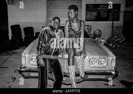 Queen & Slim è un film di dramma del crimine romantico americano del 2019 diretto da Melina Matsoukas (nel suo debutto directorial di caratteristica) e scritto da Lena Waitthe, da una storia di James Frey e Waithe. Questa fotografia è esclusivamente per uso editoriale ed è il copyright della società cinematografica e/o del fotografo assegnato dalla società cinematografica o di produzione e può essere riprodotta solo da pubblicazioni in collaborazione con la promozione del film di cui sopra. È richiesto un credito obbligatorio per l'azienda cinematografica. Il fotografo deve essere accreditato anche se noto. Foto Stock