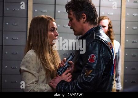 Stoccolma (conosciuta come il Captor in alcuni paesi è un film sulla criminalità americana del 2018 scritto, prodotto e diretto da Robert Budreau. Questa fotografia è esclusivamente per uso editoriale ed è il copyright della società cinematografica e/o del fotografo assegnato dalla società cinematografica o di produzione e può essere riprodotta solo da pubblicazioni in collaborazione con la promozione del film di cui sopra. È richiesto un credito obbligatorio per l'azienda cinematografica. Il fotografo deve essere accreditato anche se noto. Foto Stock