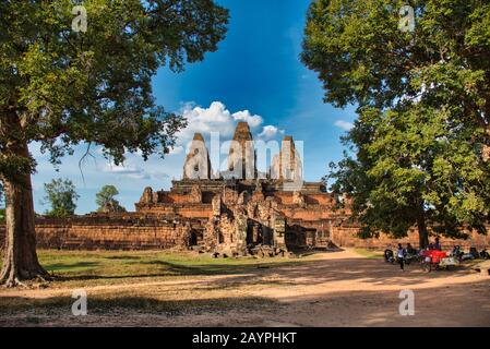 Pre Rup Tempio sito tra le antiche rovine di Angkor Wat tempio indù complesso a Siem Reap, Cambogia. Costruito come il tempio di stato del re Khmer Rajendr Foto Stock