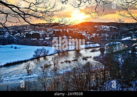 Valle della Ruhr in inverno al tramonto, Germania, Renania Settentrionale-Vestfalia, zona della Ruhr, Witten Foto Stock