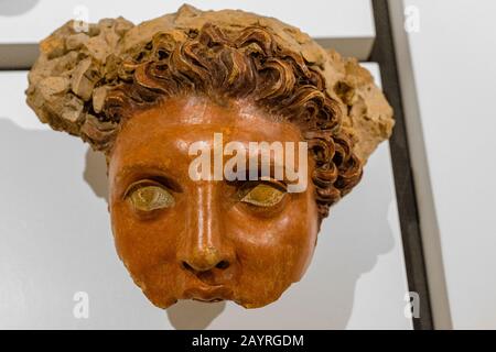 Museo Palatino, Museo Palatino, testa maschio in terracotta, manufatto fine IV sec. a.C., da Auguratorium del Colle Palatino, Roma, Italia Foto Stock