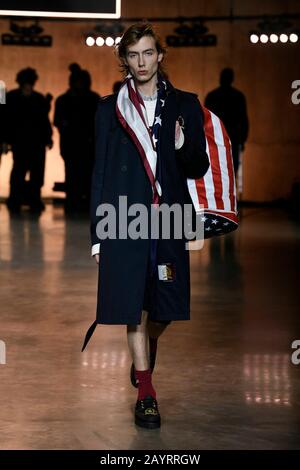 Londra, Regno Unito. 16th Feb 2020. Londra, Regno Unito. 16th Feb, 2020. Tommy Hilfiger AW20 Runway durante la settimana della Moda di Londra Febbraio 2020 - Londra, UK 16/02/2020 Credit: DPA/Alamy Live News Credit: DPA Picture Alliance/Alamy Live News Foto Stock