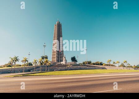 27 Novembre 2019, L'Avana, Cuba. Piazza della Rivoluzione e il Monumento Jose Marti a l'Avana, Cuba con un bel cielo Foto Stock