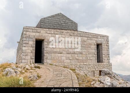 Mausoleo di Njegos sulla collina di Lovcen Foto Stock