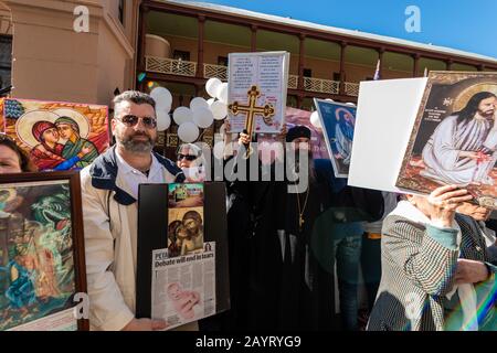 Sydney, AUSTRALIA – 6 agosto 2019. - Centinaia di manifestanti anti anti anti-aborto si riuniscono al di fuori della New South Wales Parliament House, Sydney. Foto Stock