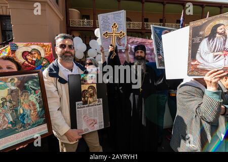 Sydney, AUSTRALIA – 6 agosto 2019. - Centinaia di manifestanti anti anti anti-aborto si riuniscono al di fuori della New South Wales Parliament House, Sydney. Foto Stock