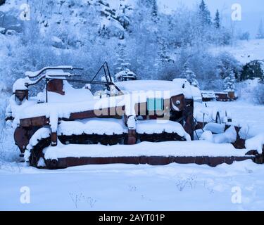 Vecchio livellatore in una mostra all'aperto a Yellowknife, territori del nord-ovest, Canada Foto Stock